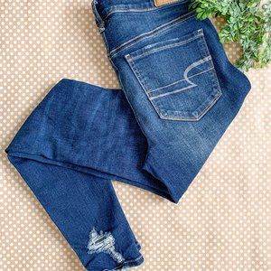 American Eagle Hi Rise Jegging Distressed Size 6